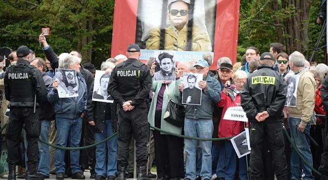 Pięta o pogrzebie Jaruzelskiego: pójdę na Powązki, by spojrzeć w oczy patriotów Moskwy