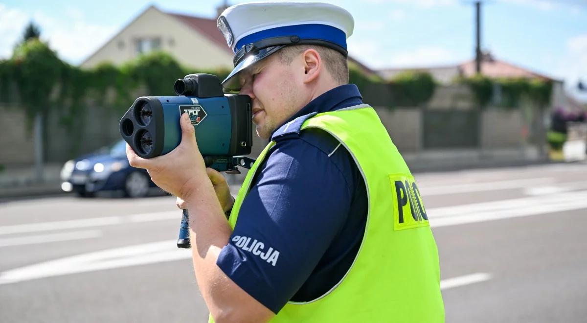 Policjanci przerwali szaleńczą jazdę. Gnał w terenie zabudowanym ponad 200 km/h