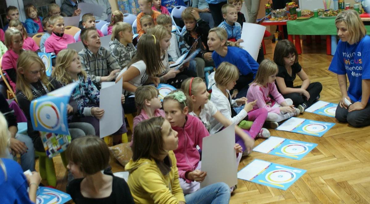 Już 10 lat Stowarzyszenie OCAL integruje mieszkańców oraz pokazuje inny świat dzieciom z terenów wiejskich