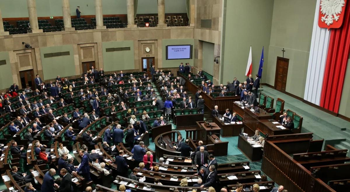 W Sejmie pierwsze czytanie ustawy o podatku bankowym. Realizacja wyborczej obietnicy PiS