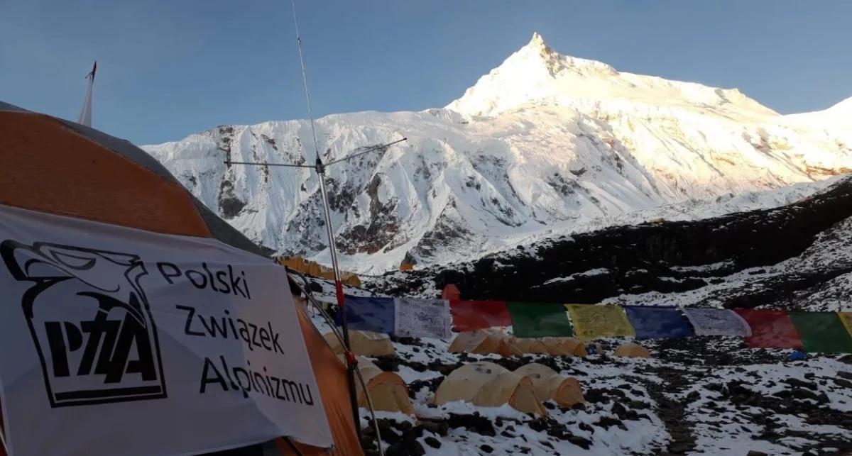 Polacy wycofują się z Manaslu. "Góra Duchów otrząsnęła się z tlenowych żuków", ale pojawiły się lawiny