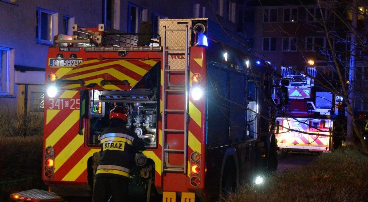 Chorzów. Pożar w bloku, ewakuowano 17 osób. Jest ofiara