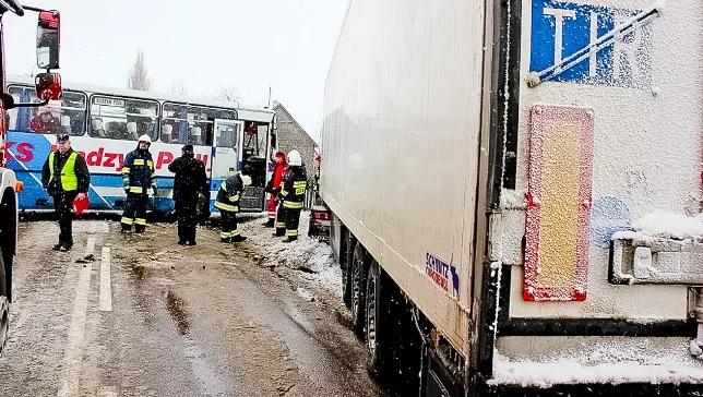 Wypadek autobusu koło Sokołowa Podlaskiego. Ranni