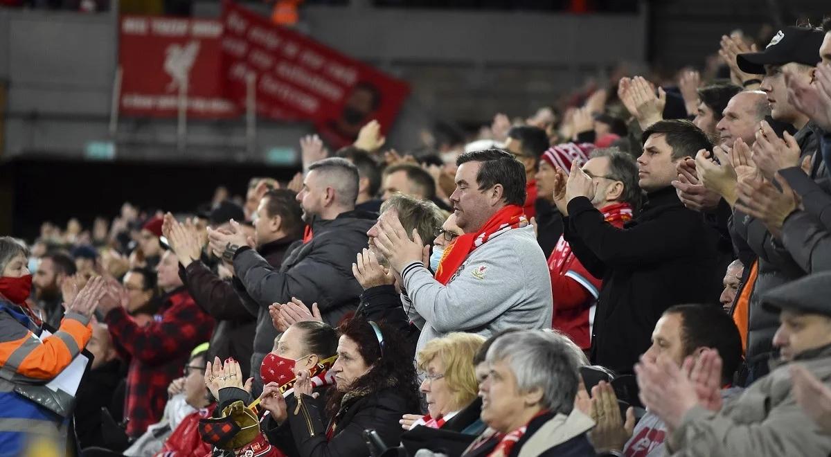 Kibice Liverpoolu z pięknym gestem. Aplauz i "You'll never walk alone" dla Cristiano Ronaldo [WIDEO]