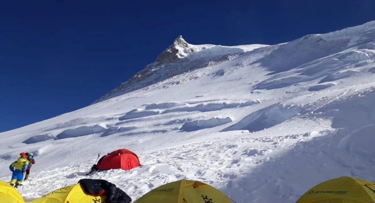 Himalaiści wracają z Manaslu "bez szczytu". "A dziewczyny weszły". Szef PHZ odpowiada