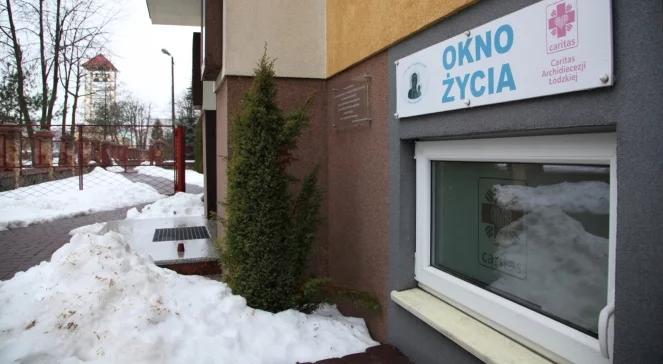 Chłopiec w Oknie Życia. Policja bada spawę