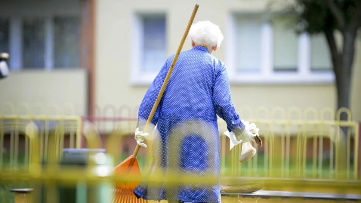 Kobiety bez dzieci miałyby pracować dłużej. Petycja wpłynęła do prezydenta