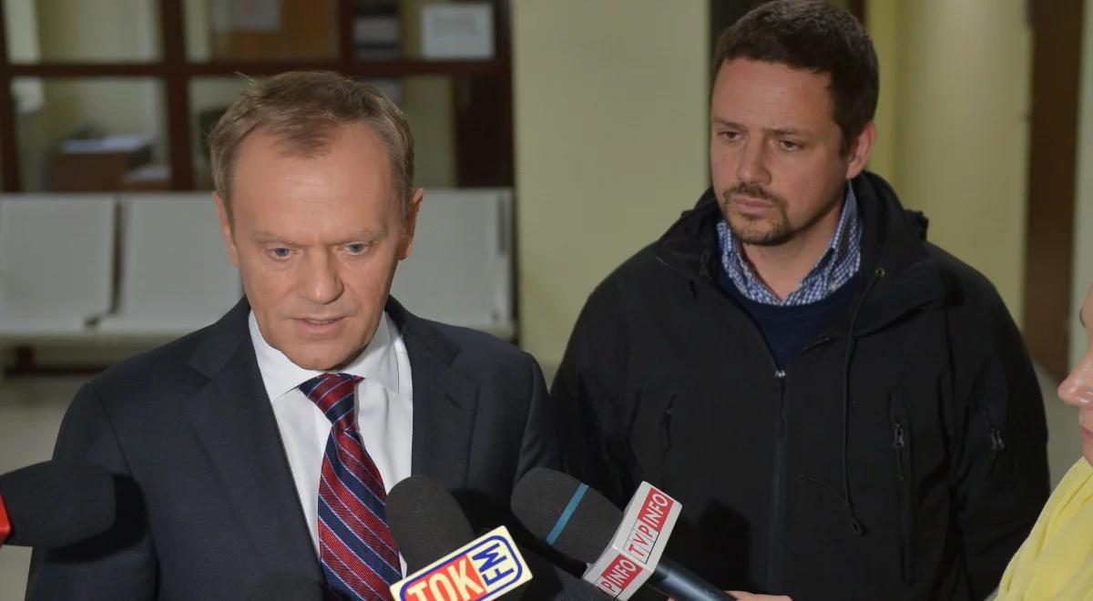 "Były premier może zaszkodzić kandydatowi KO". Donald Tusk nie włączy się w kampanię Trzaskowskiego