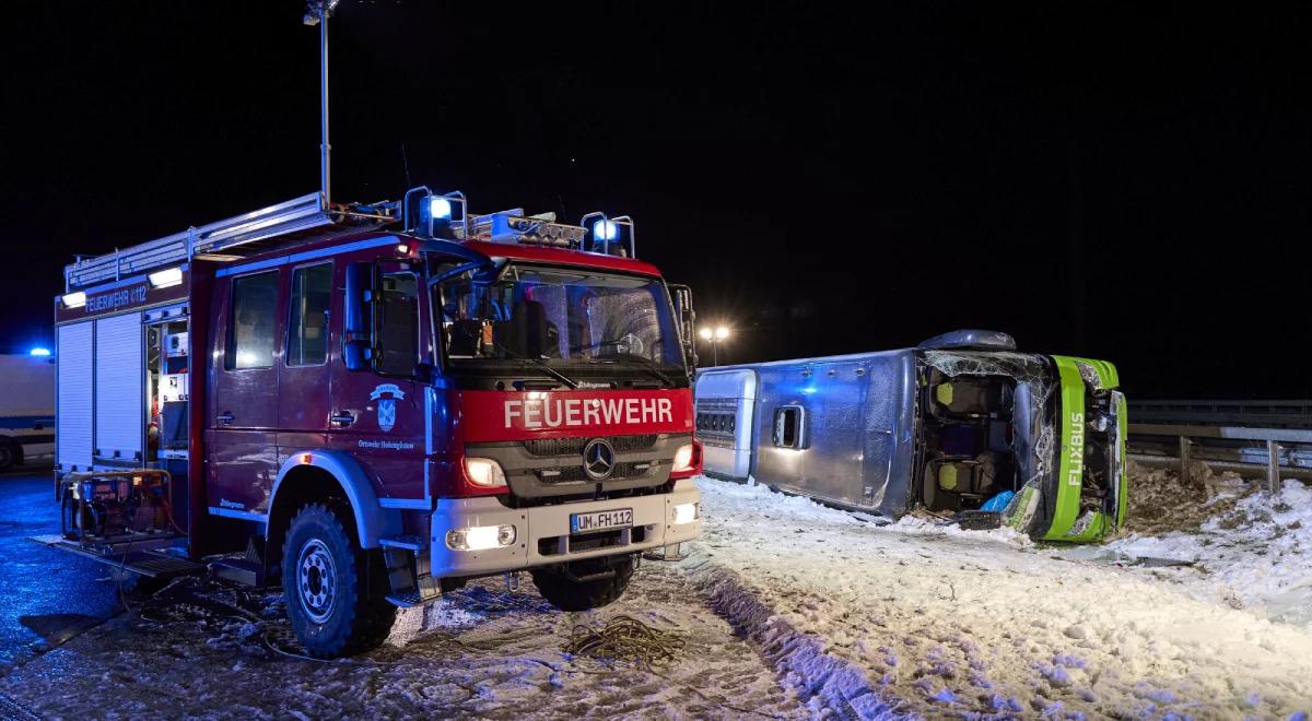 Wypadek autokaru w Niemczech. Pasażerka z Polski walczy o życie