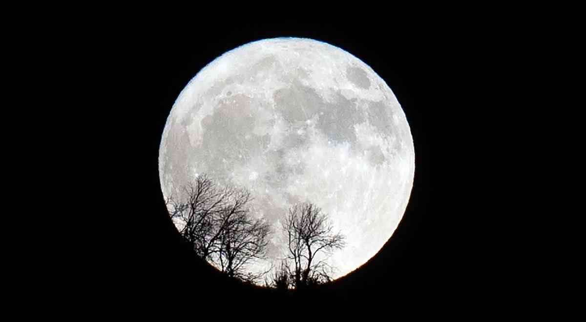 Superksiężyc 2025. Kiedy oglądać pełnię księżyca w październiku?
