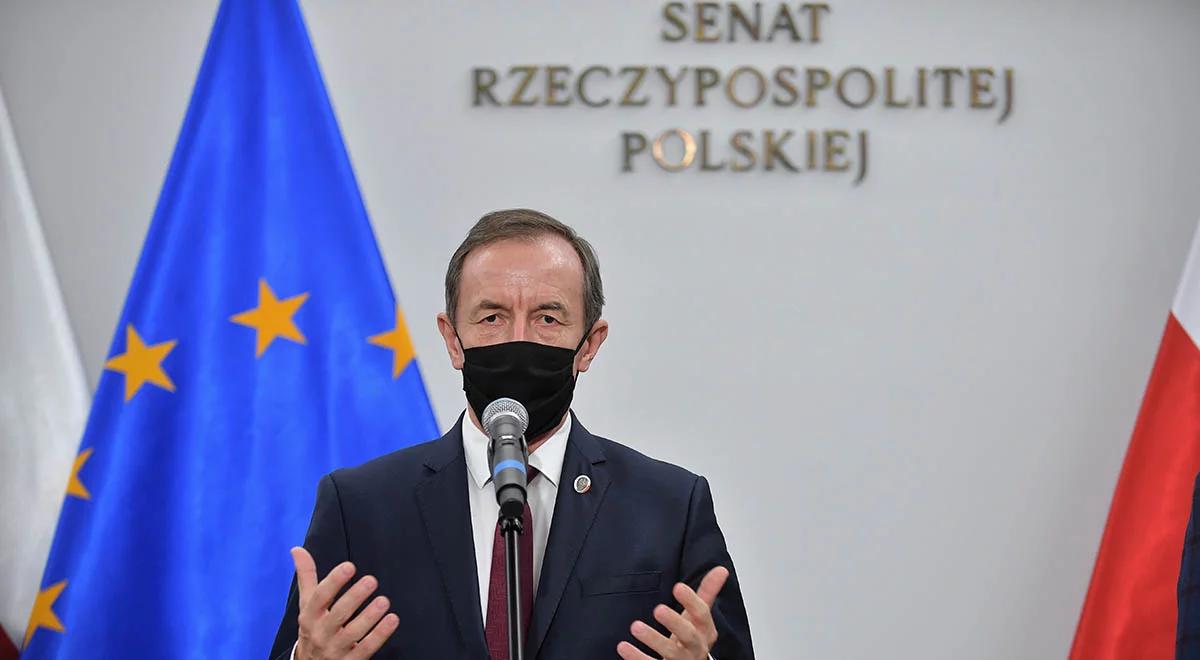 Pęk apeluje do Grodzkiego. "Ustawę ws. walki z COVID Senat powinien przyjąć bez zbędnej zwłoki"