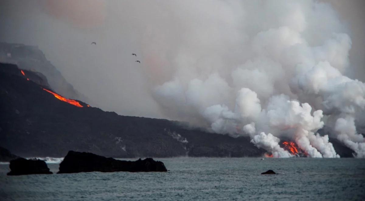 Wulkan Cumbre Vieja nie ustępuje. Z powodu pyłu zamknięto lotnisko na wsypie La Palma