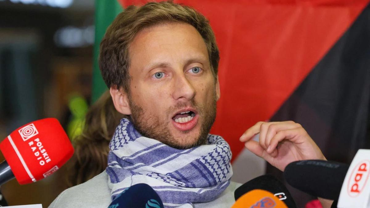 Sterczewski ukarany za nieobecność przez KO. Płynął wtedy do Strefy Gazy