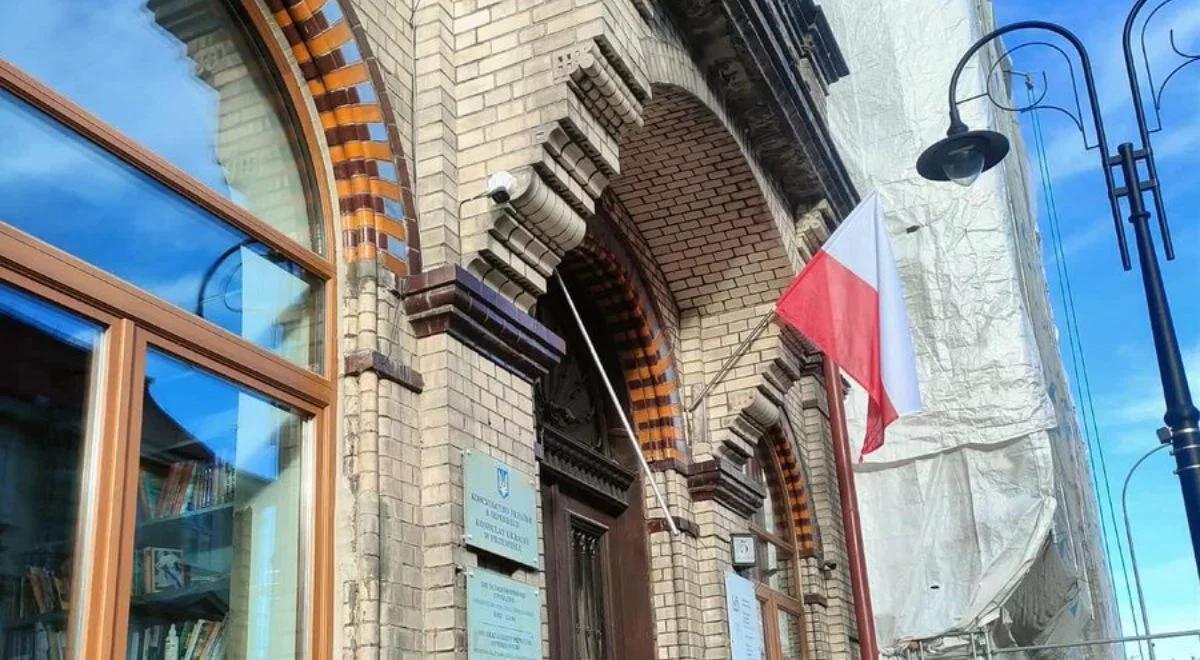 Flaga Ukrainy zerwana w Przemyślu. Ambasador reaguje