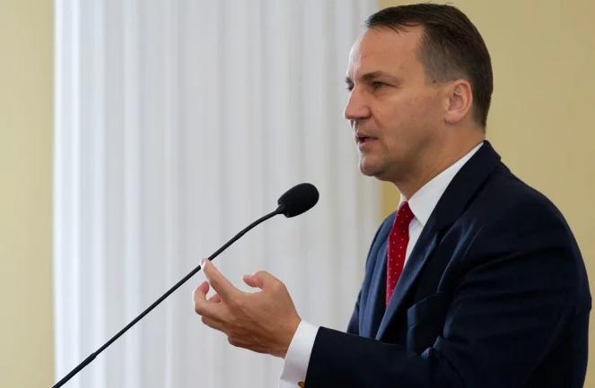 Sikorski o zespole Macierewicza: absurdalna teoria spisku