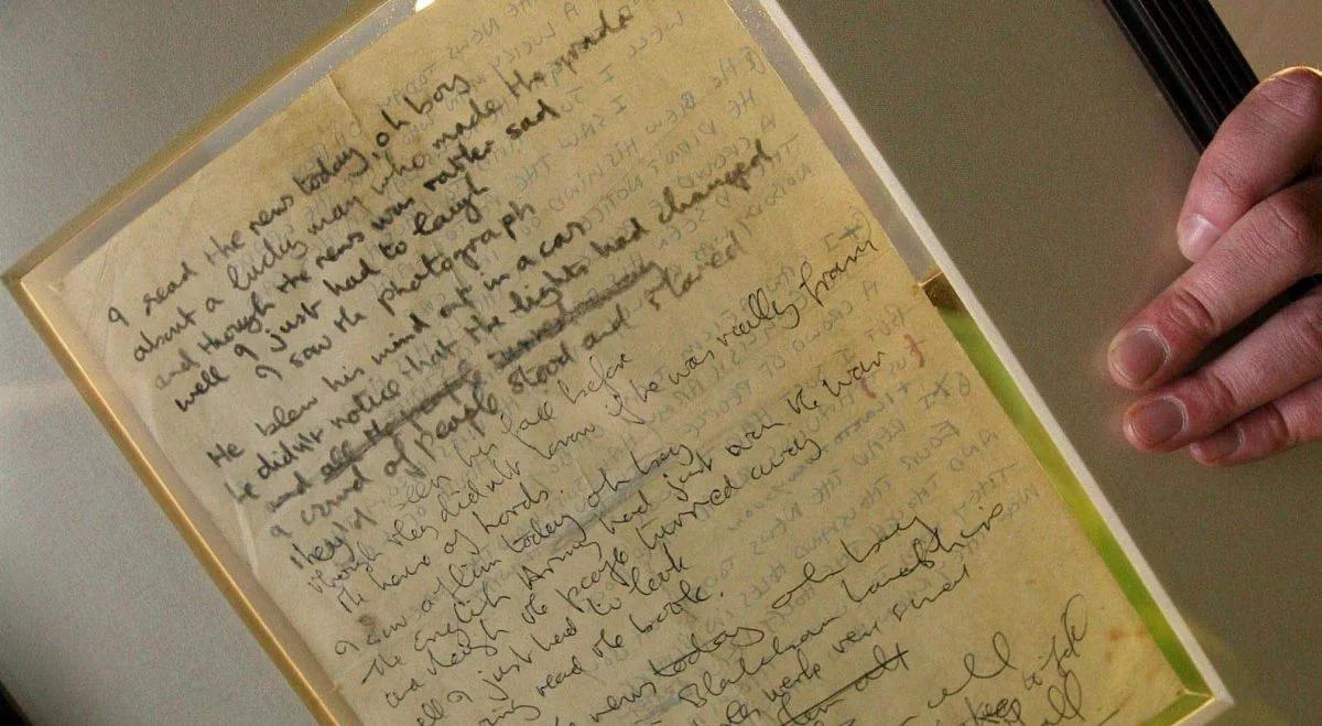 Rękopis utworu Beatlesów sprzedany za milion dolarów