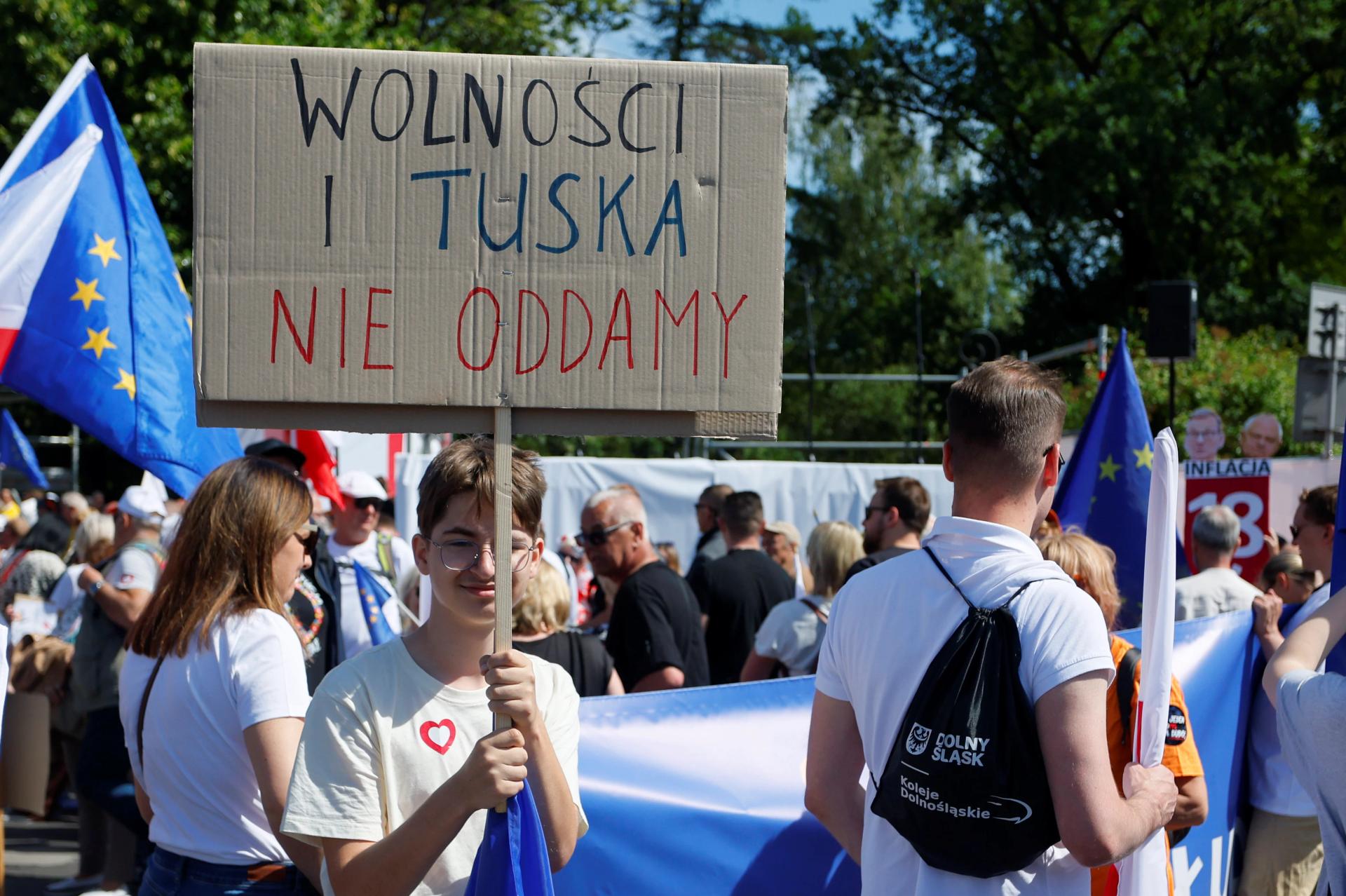 W Warszawie zakończył się antyrządowy marsz organizowany przez PO