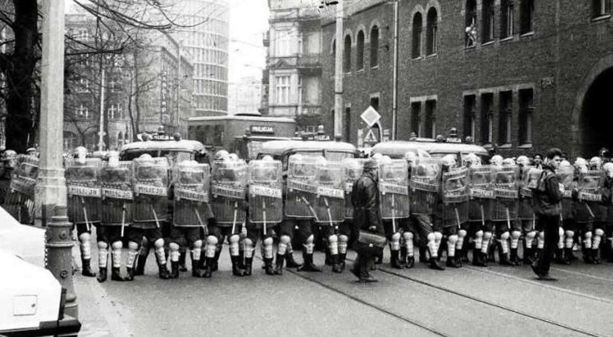 "Wszystko to, co robiliśmy, chciano zniszczyć". 37 lat temu w Polsce wprowadzono stan wojenny 