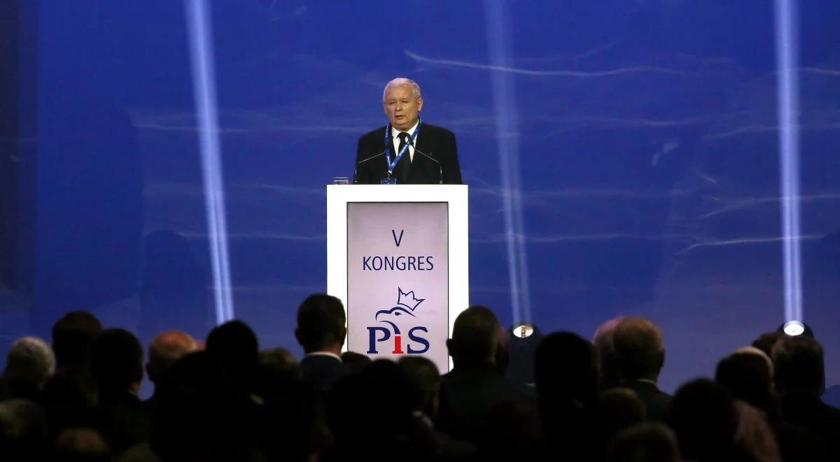 Jarosław Kaczyński ponownie szefem PiS.  Zapowiada zmiany w konstytucji i wypełnienie testamentu Lecha Kaczyńskiego