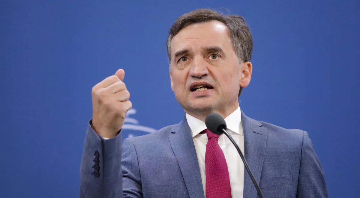 Przesłuchanie Zbigniewa Ziobry. Śliwka: oni się wystawiają na śmieszność