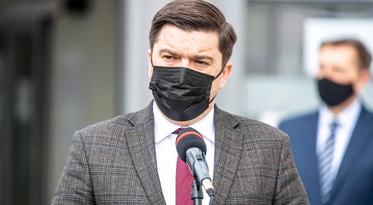 Rzecznik MZ: obostrzeń nie wprowadzi rząd, ale wprowadzimy je sami, jeżeli nie będziemy się szczepić