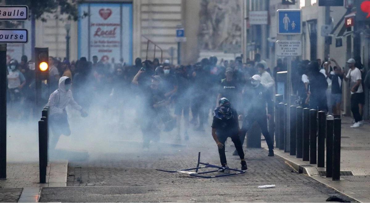 Dantejskie sceny w Paryżu. Strzelano do policjantów