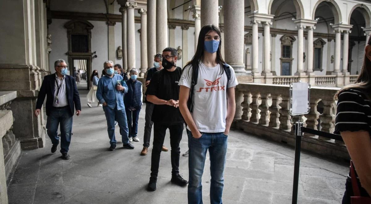 Jak silna będzie druga fala epidemii COVID-19? Włoski ekspert wyjaśnia
