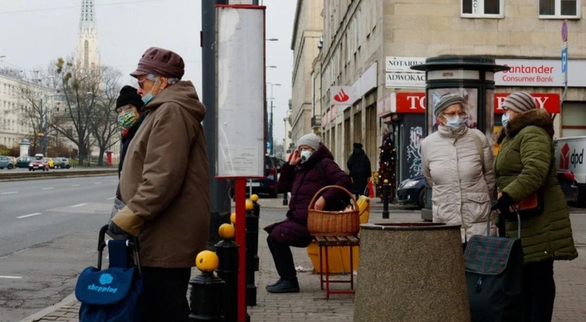 Zmiany zasad leczenia COVID-19.  Zakażeni seniorzy będą zbadani w ciągu 48 godzin