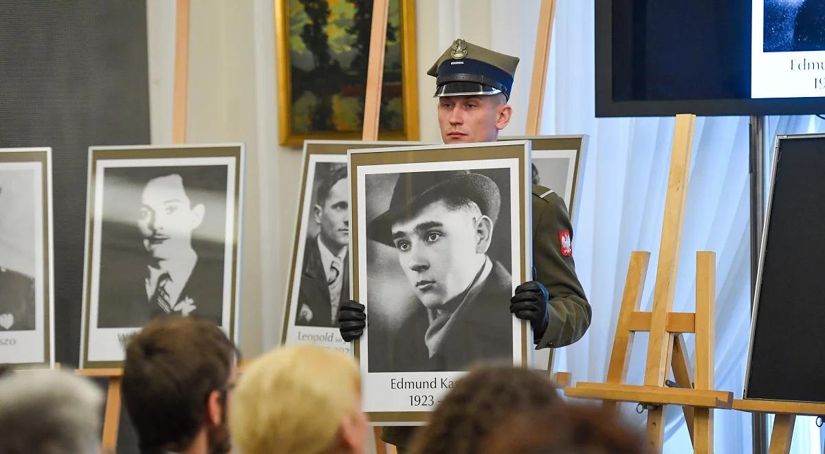 IPN zidentyfikował kolejnych 20 osób. "Powracamy po tych, którzy Polskę mieli w sercu"
