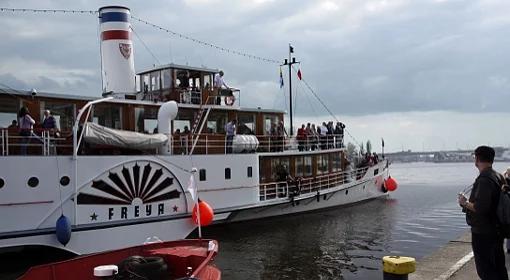 Do Szczecina przypłynął liczący ponad sto lat parowiec kołowy 