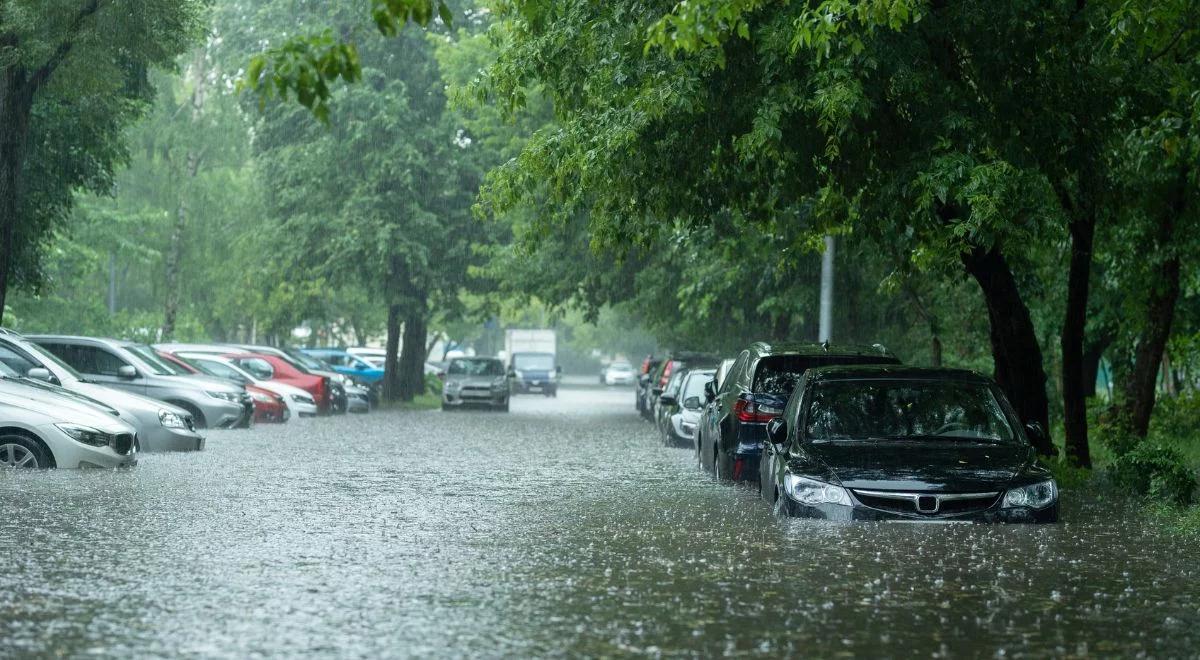 Powódź błyskawiczna w Mińsku. Służby nie ostrzegły przed zagrożeniem