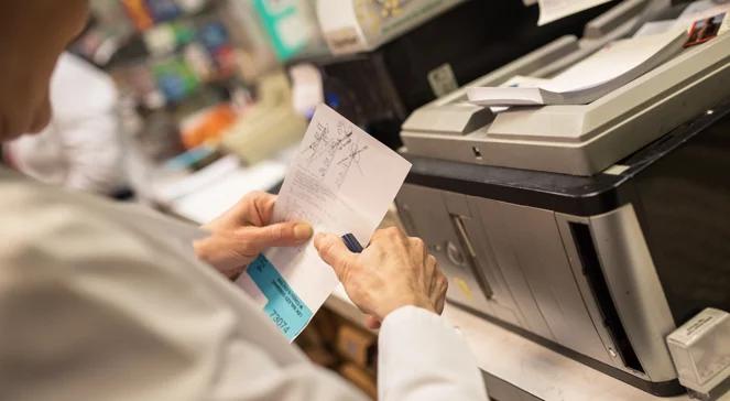 Klauzula sumienia dla farmaceutów. "Poradnik dla aptekarzy"