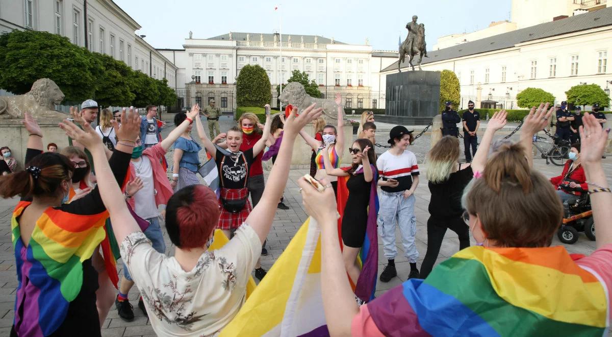 Prezes PiS: rewolucja kulturalna, w którą zaangażowany jest Trzaskowski, rozbija rodzinę