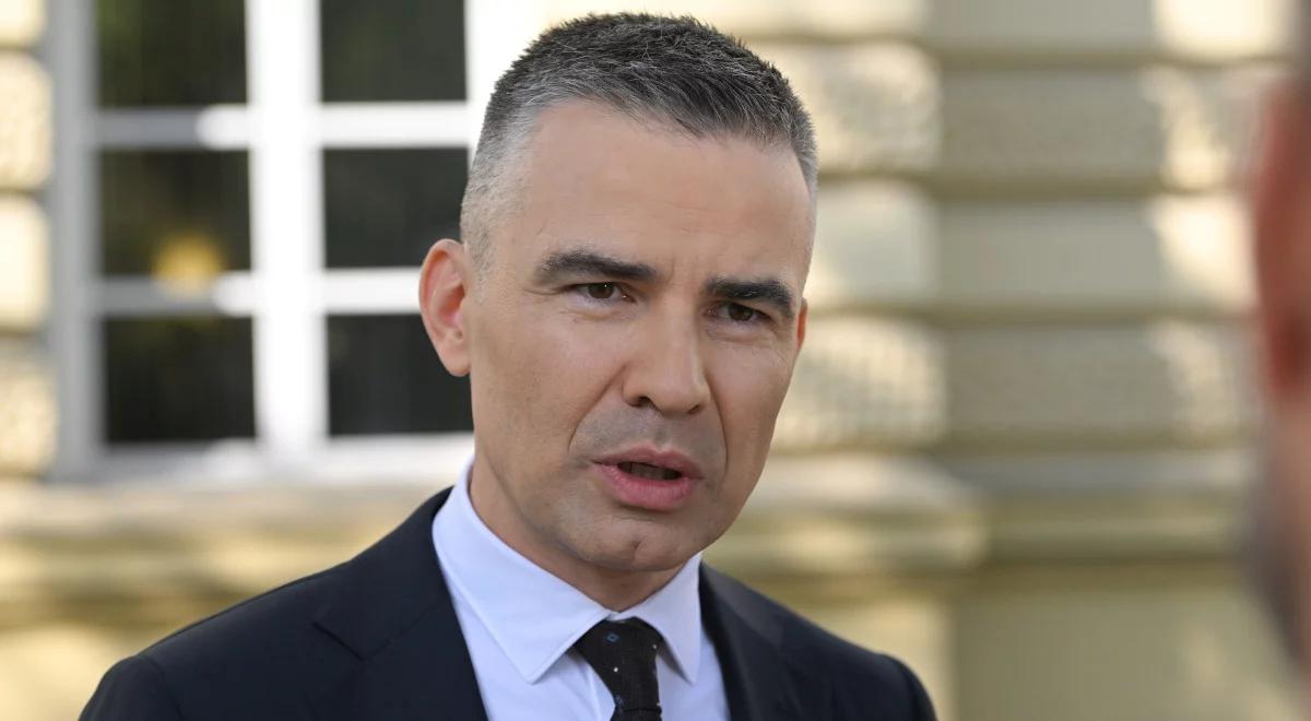 "Jednoznaczne wsparcie służb chroniących polskie granice". Mec. Rosati o słowach Żurka