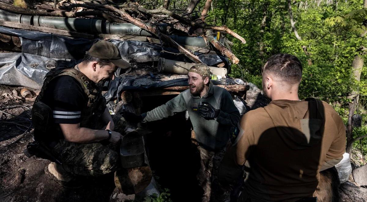 Dowódca wojsk lądowych: Rosjanie wciąż chcą zdobyć Bachmut przed 9 maja, ale to im się nie uda