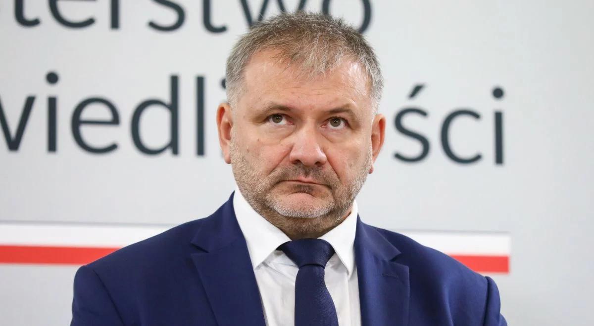 Waldemar Żurek traci zaufanie? Oto, co pokazuje najnowszy sondaż