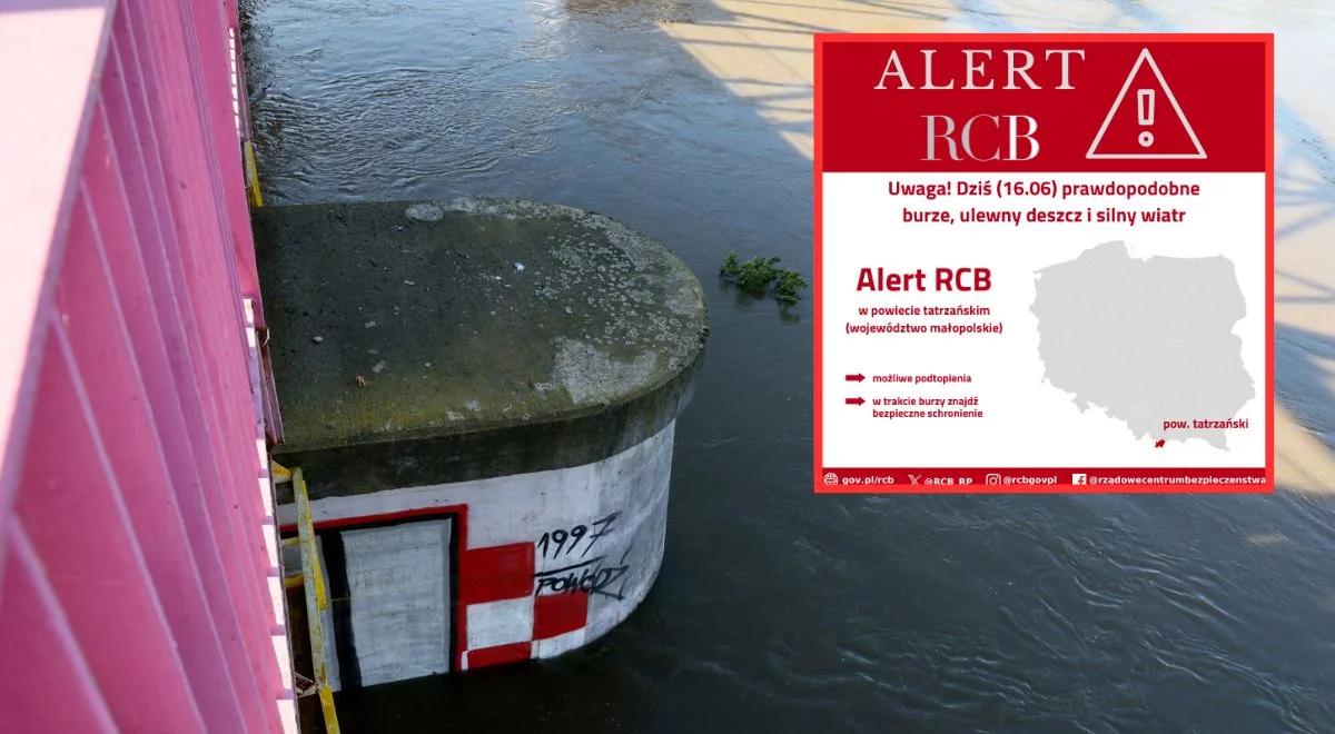 Alert RCB dla południa kraju. Nawalne opady deszczu i podtopienia