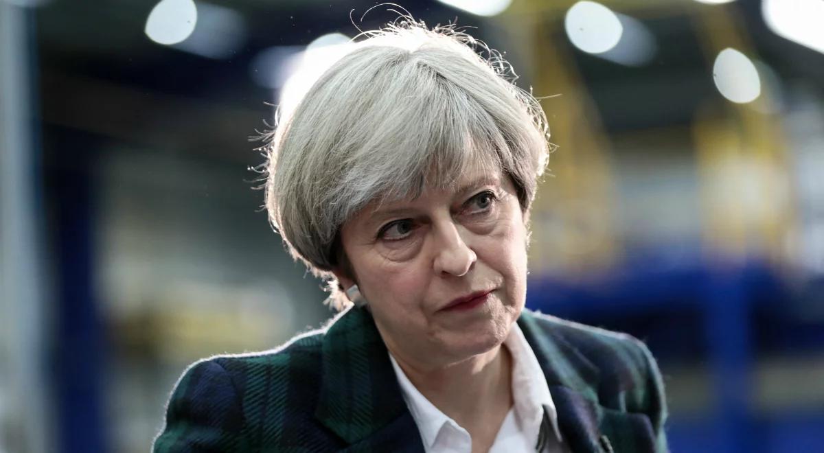 Theresa May w ogniu krytyki łagodzi reformę finansowania opieki społecznej