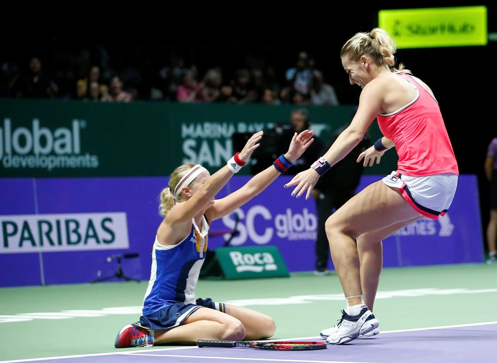 WTA Finals Singapur: tytuł wśród deblistek dla Węgierki i Czeszki. O zwycięstwie w finale decydował tie-break