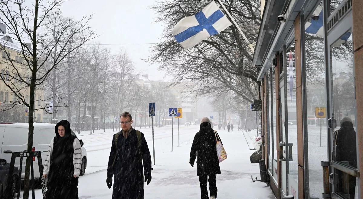 Siarczysty mróz i obfite opady śniegu. Na drogach wiele wypadków. Powrót zimy w Finlandii