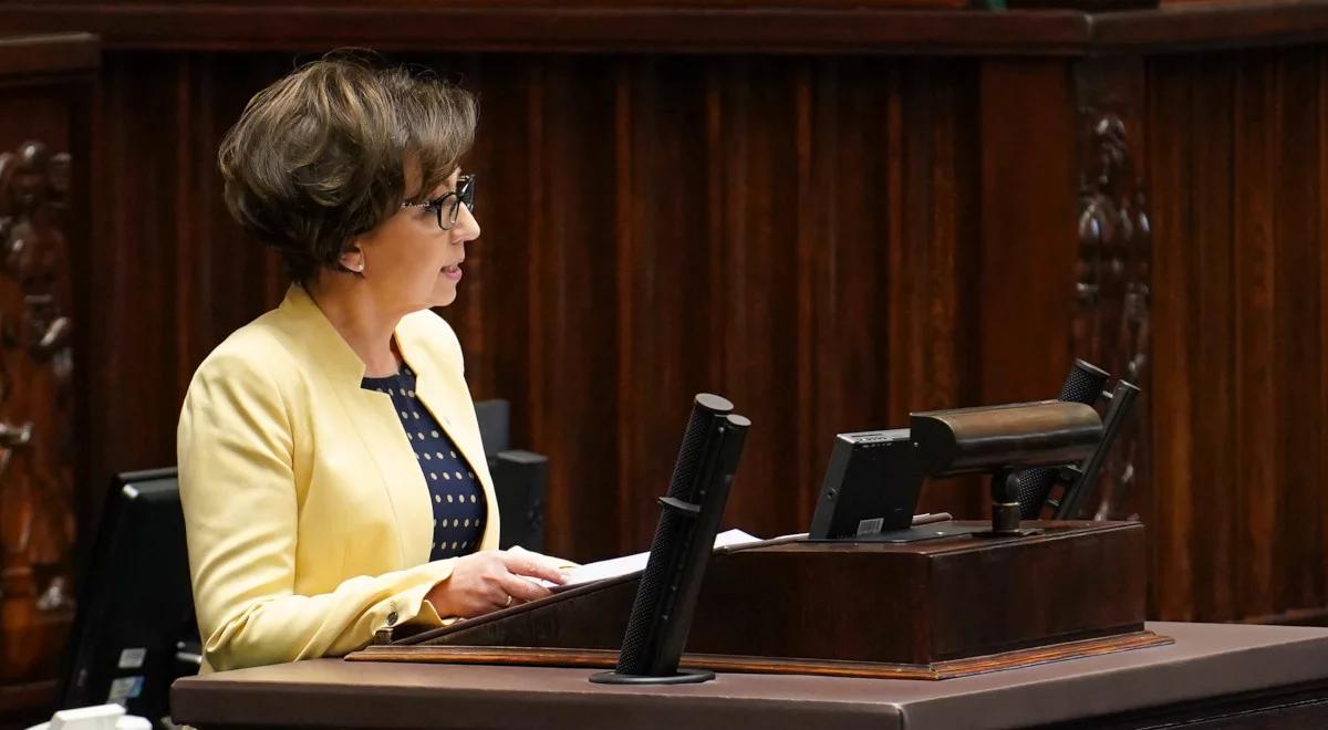 "Nie odwraca oczu od problemów". Minister rodziny o polityce społecznej rządu