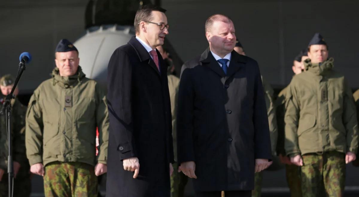 Mateusz Morawiecki na Litwie. Premier odwiedził polskich żołnierzy w bazie w Szawlach