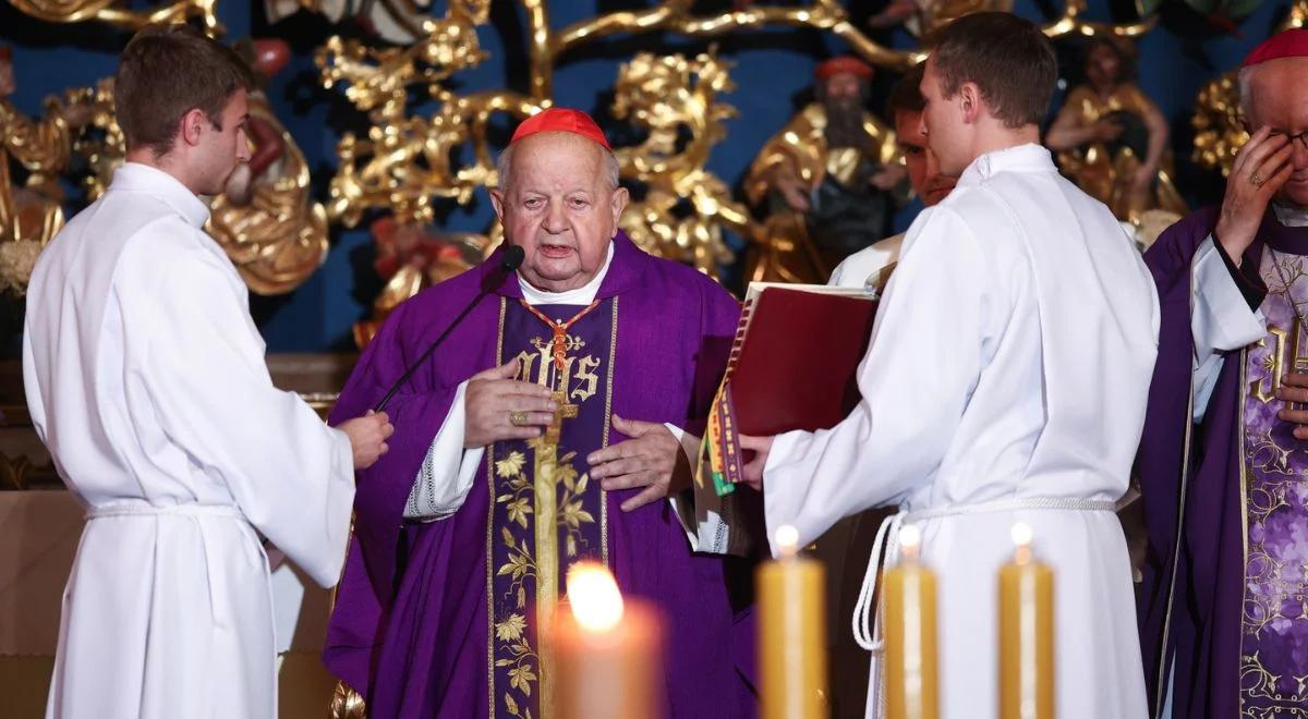 "Żegnamy osobę o granitowej postawie moralnej". Kard. Dziwisz o prof. Półtawskiej