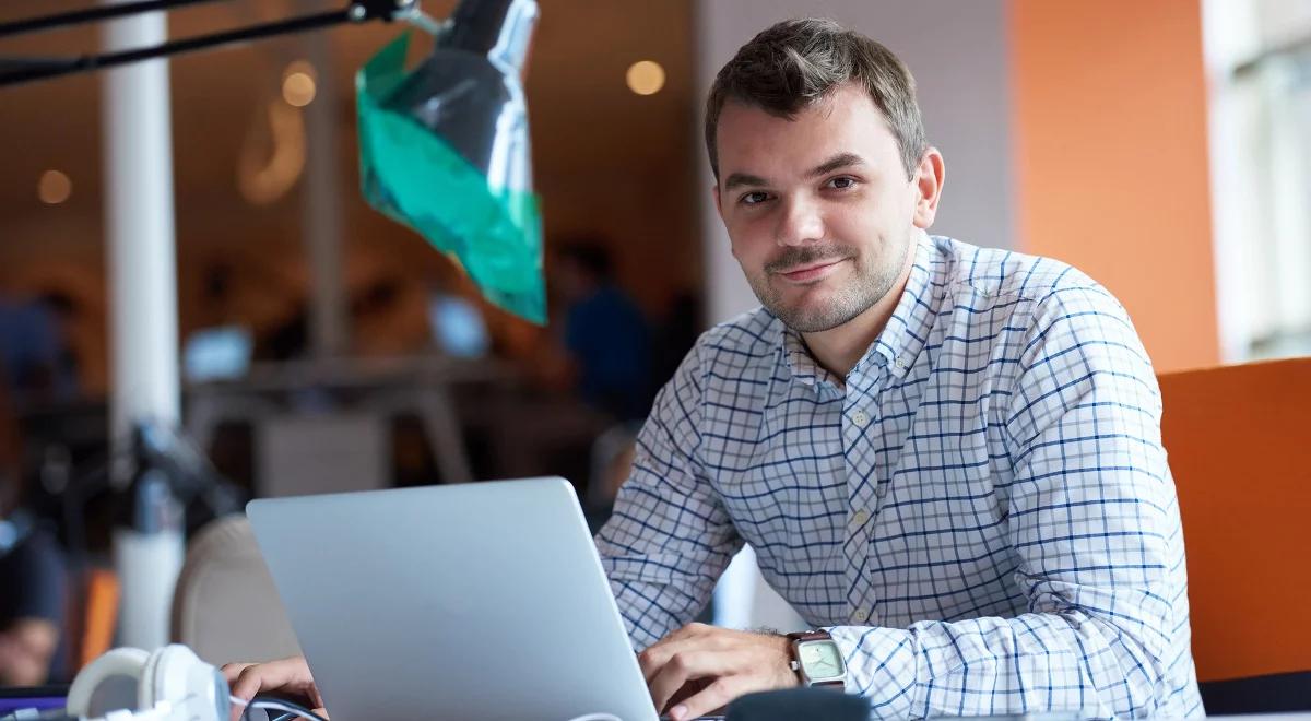 Programy wspierające kształcenie pracowników. Resort rozwoju tworzy platformy edukacyjne