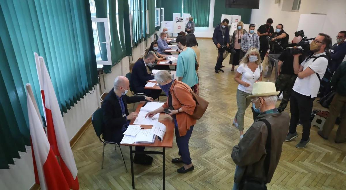 "Wysoka frekwencja pokazuje dojrzałość polskiej demokracji". Łukasz Szumowski o wyborach