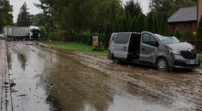 Tragiczny wypadek pod Zamościem. Bus zderzył się z ciężarówką