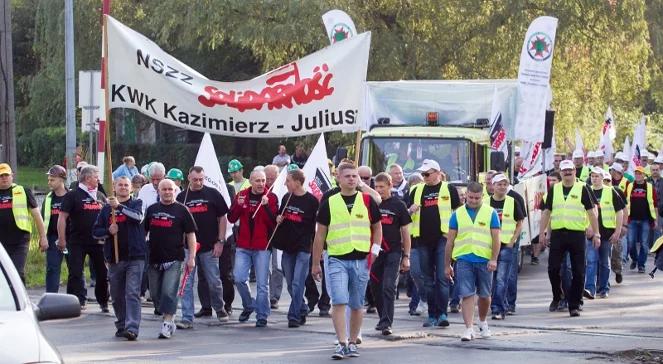 Protest górników przed siedzibą Katowickiego Holdingu Węglowego
