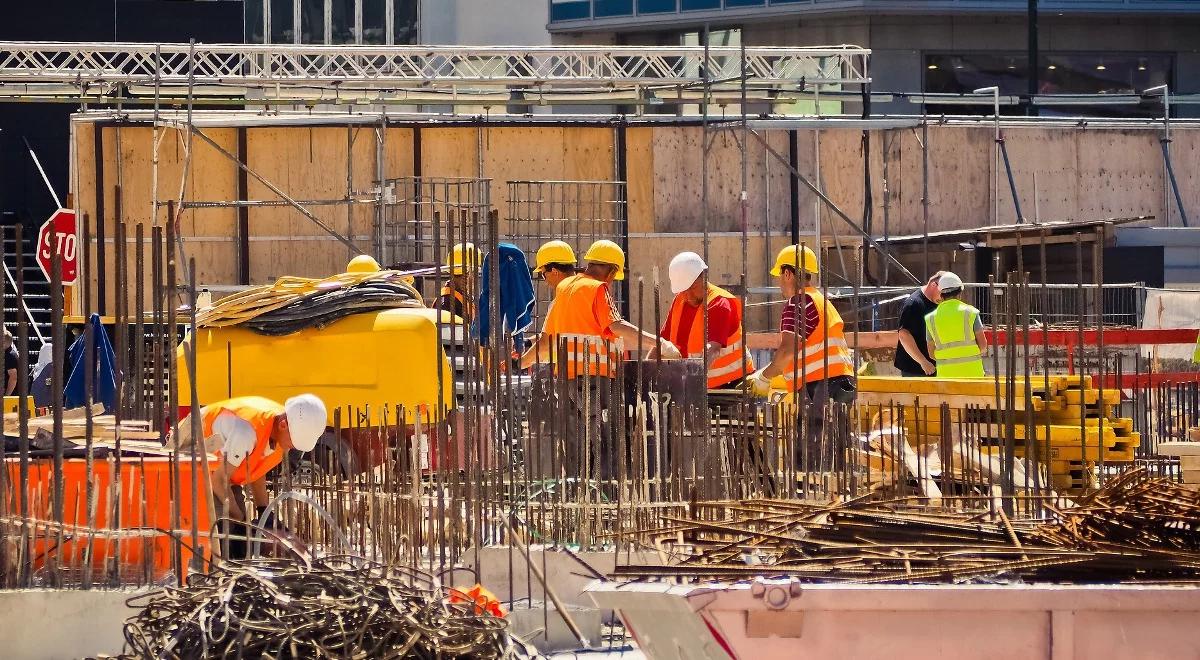 Coraz więcej firm budowlanych nie płaci w terminie bankom i kontrahentom