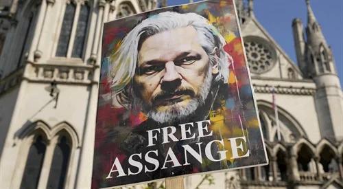 Julian Assange, założyciel dem...