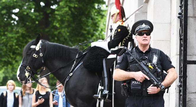 Londyn: Nożownik zaatakował policjantów przed Pałacem Buckingham